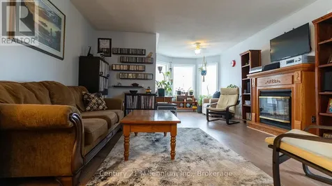 6 Royal Beech Drive Wasaga Beach ON L9Z 1H1