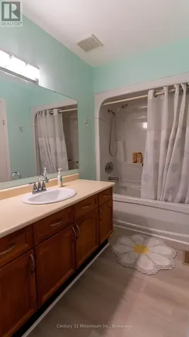 6 Royal Beech Drive Wasaga Beach ON L9Z 1H1