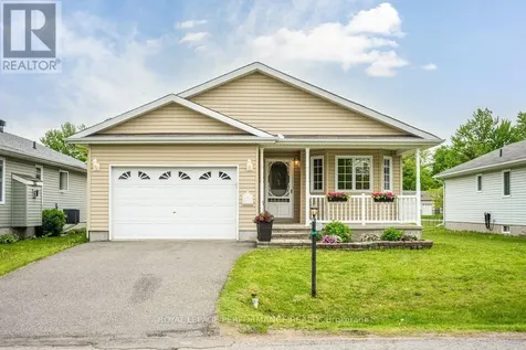 1008 Ada Barrington Private Ottawa ON K4P 0A7