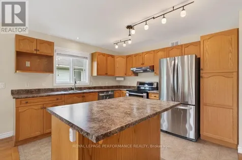 1008 Ada Barrington Private Ottawa ON K4P 0A7