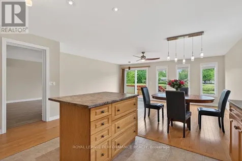 1008 Ada Barrington Private Ottawa ON K4P 0A7