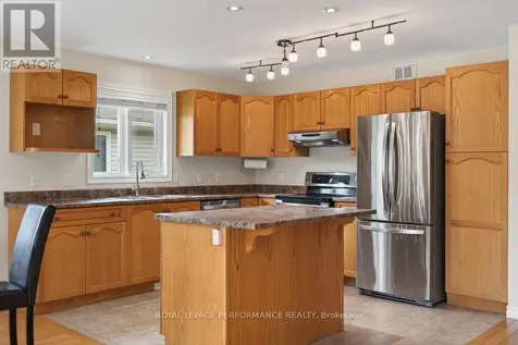 1008 Ada Barrington Private Ottawa ON K4P 0A7