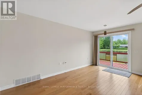 1008 Ada Barrington Private Ottawa ON K4P 0A7