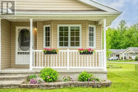 1008 Ada Barrington Private Ottawa ON K4P 0A7