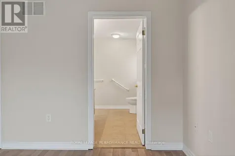 1008 Ada Barrington Private Ottawa ON K4P 0A7