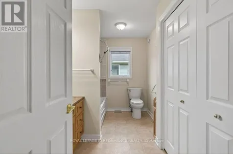 1008 Ada Barrington Private Ottawa ON K4P 0A7