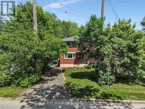 707 Roosevelt Avenue Ottawa ON K2A 2A8