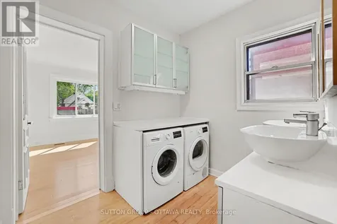 279 Cambridge Street North Ottawa ON K1R 7B1