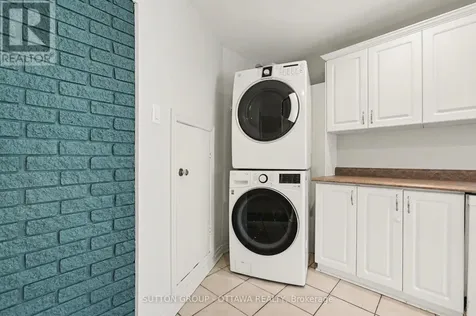 1071 Aldea Avenue Ottawa ON K1H 8B8