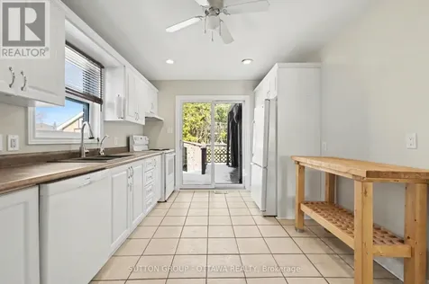 1071 Aldea Avenue Ottawa ON K1H 8B8
