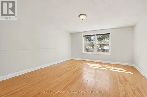 1071 Aldea Avenue Ottawa ON K1H 8B8