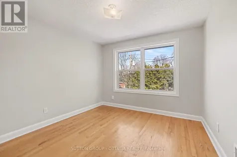 1071 Aldea Avenue Ottawa ON K1H 8B8