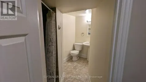 1071 Aldea Avenue Ottawa ON K1H 8B8