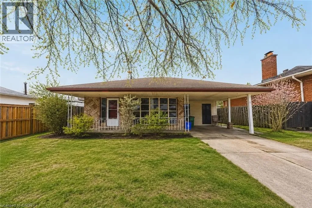 71 Hoover Crescent Hamilton ON L9A 3H2