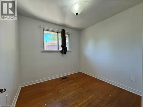 71 Hoover Crescent Hamilton ON L9A 3H2