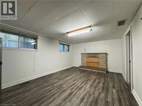 71 Hoover Crescent Hamilton ON L9A 3H2
