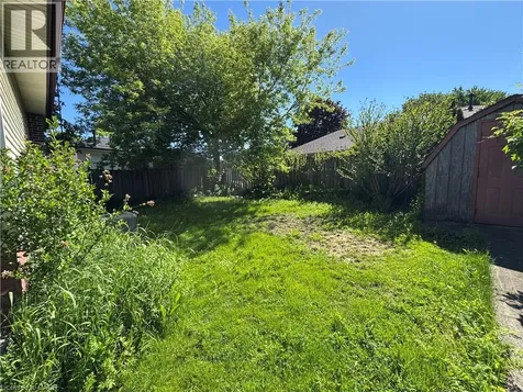 71 Hoover Crescent Hamilton ON L9A 3H2