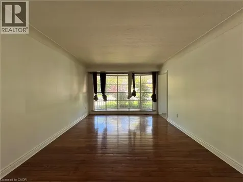71 Hoover Crescent Hamilton ON L9A 3H2