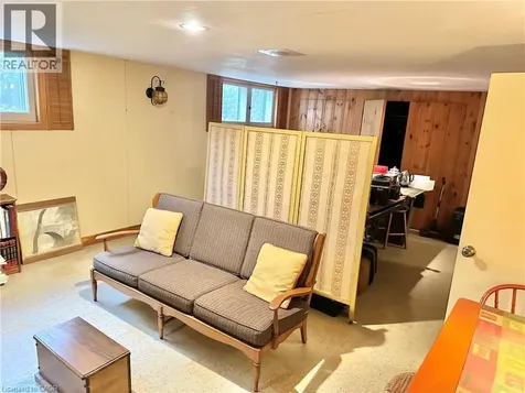 60 Smith Avenue Delhi ON N4B 1B8