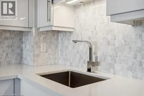 2093 Fairview Street Burlington ON L7R 0E6