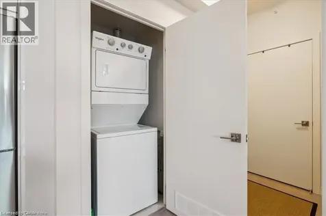 2093 Fairview Street Burlington ON L7R 0E6