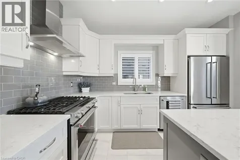 8 Myrtle Street Fonthill ON L0S 1E6