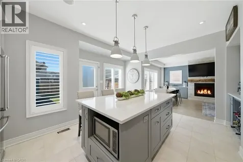 8 Myrtle Street Fonthill ON L0S 1E6