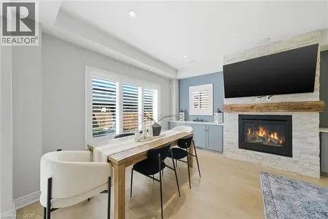 8 Myrtle Street Fonthill ON L0S 1E6