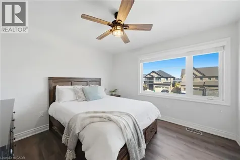 8 Myrtle Street Fonthill ON L0S 1E6