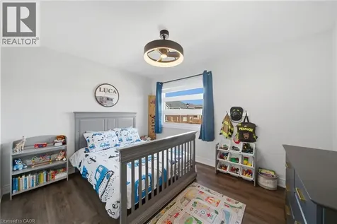 8 Myrtle Street Fonthill ON L0S 1E6