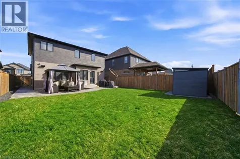 8 Myrtle Street Fonthill ON L0S 1E6