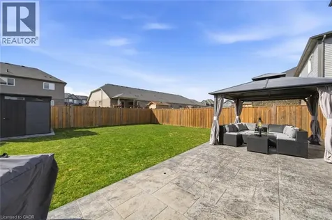 8 Myrtle Street Fonthill ON L0S 1E6