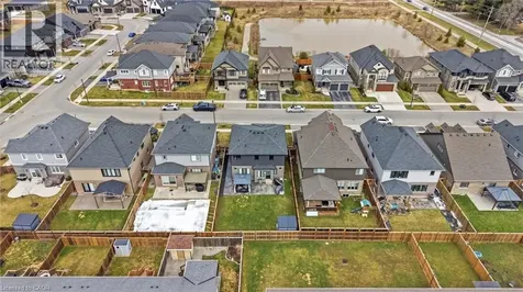 8 Myrtle Street Fonthill ON L0S 1E6