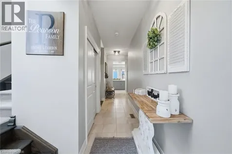 8 Myrtle Street Fonthill ON L0S 1E6