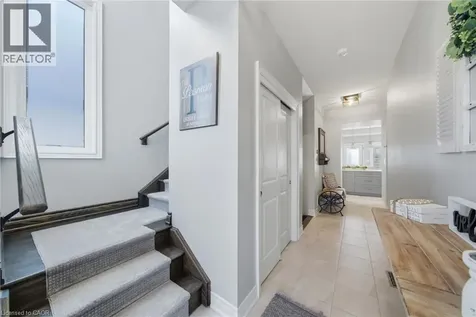 8 Myrtle Street Fonthill ON L0S 1E6