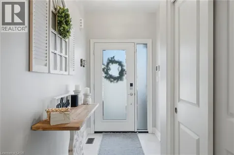 8 Myrtle Street Fonthill ON L0S 1E6