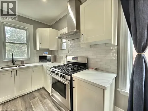 9 Fourth Avenue St. Thomas ON N5R 4G8