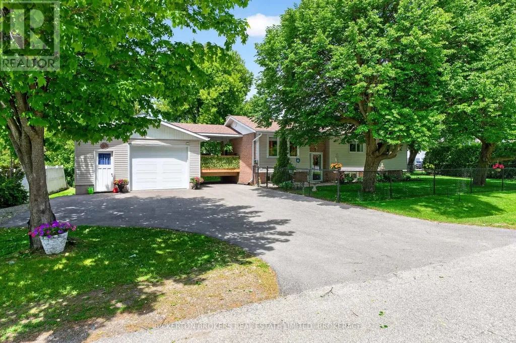90 Ann Street Gananoque ON K7G 1Z3