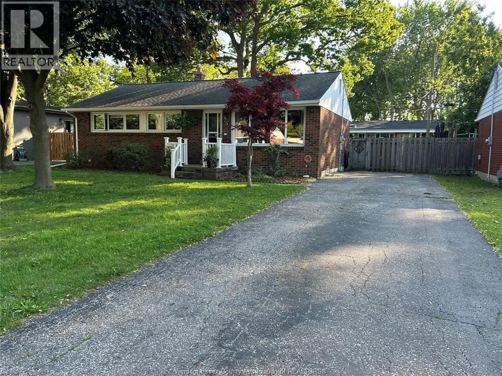 3341 Mark Avenue Windsor ON N9E 2X2