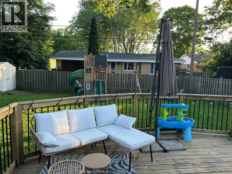 3341 Mark Avenue Windsor ON N9E 2X2