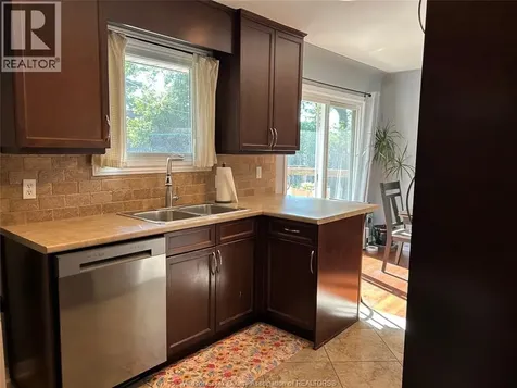 3341 Mark Avenue Windsor ON N9E 2X2