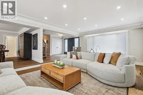 10 Azalea Court Stoney Creek ON L8J 1K4