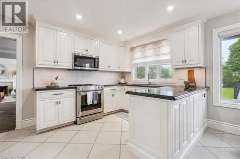 10 Azalea Court Stoney Creek ON L8J 1K4