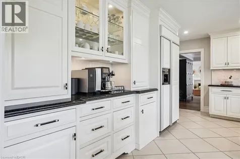 10 Azalea Court Stoney Creek ON L8J 1K4