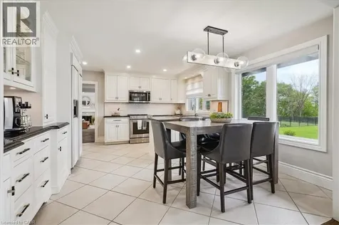 10 Azalea Court Stoney Creek ON L8J 1K4