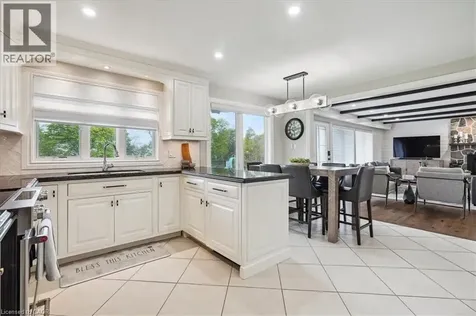 10 Azalea Court Stoney Creek ON L8J 1K4
