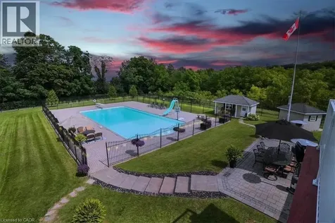 10 Azalea Court Stoney Creek ON L8J 1K4