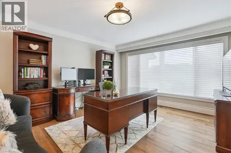 10 Azalea Court Stoney Creek ON L8J 1K4