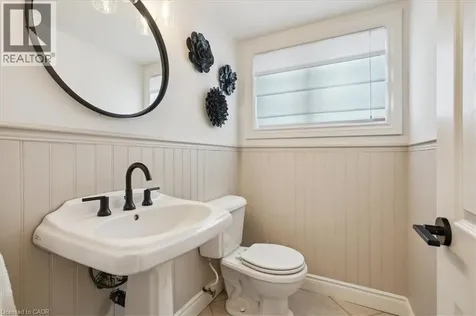 10 Azalea Court Stoney Creek ON L8J 1K4