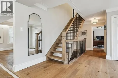 10 Azalea Court Stoney Creek ON L8J 1K4